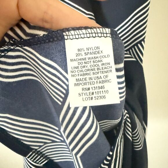 Jude Connally Sleeveless Shift Dress in Navy and White Geo Pattern - Size S - Picture 5 of 5